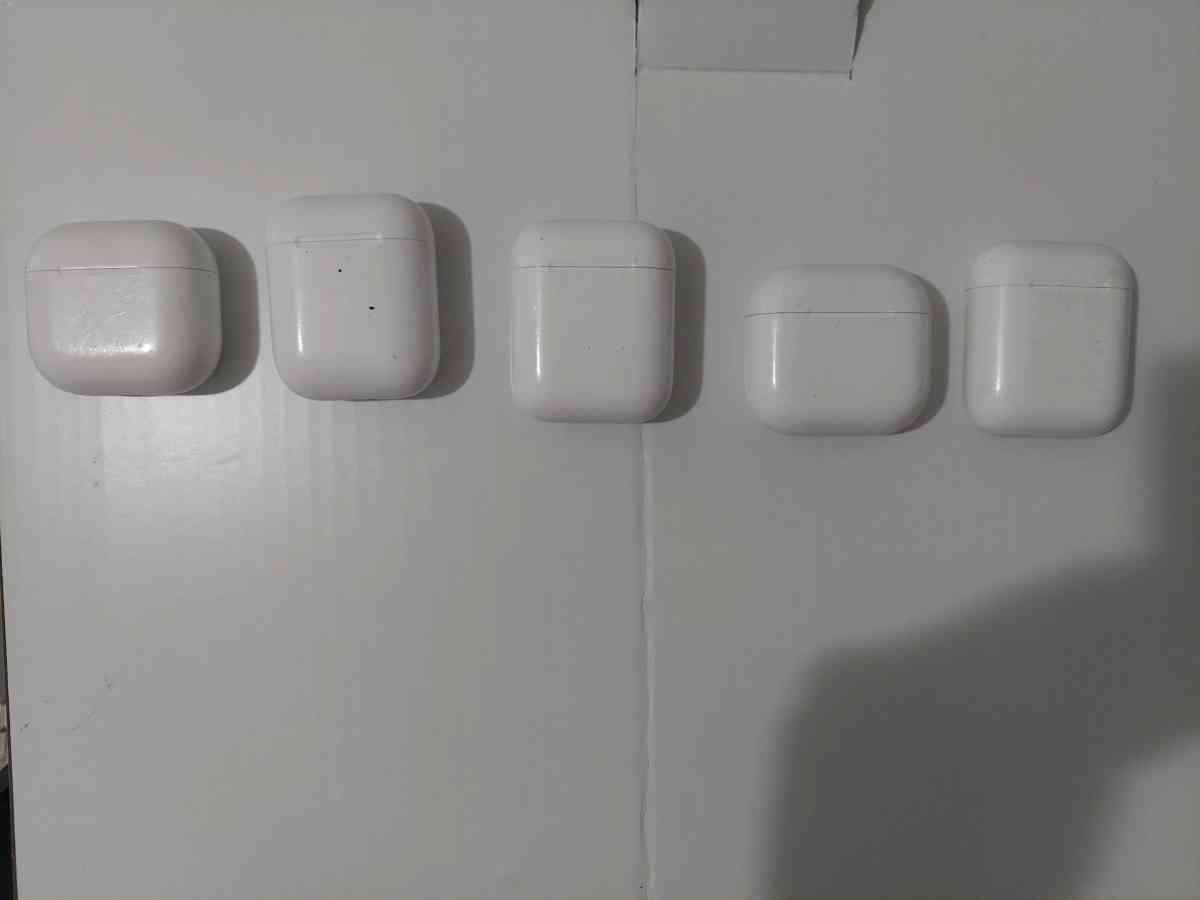 airpods for sell - Brooklyn, New York - FleaMarketBay
