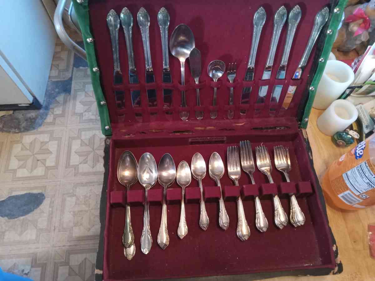 silverware set