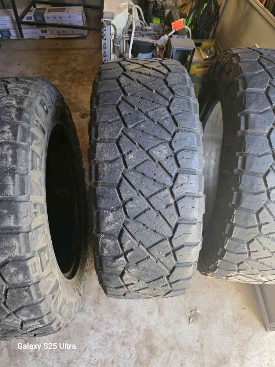 4 Nitto Ridge Mud Terrain Tires 285 65 R20