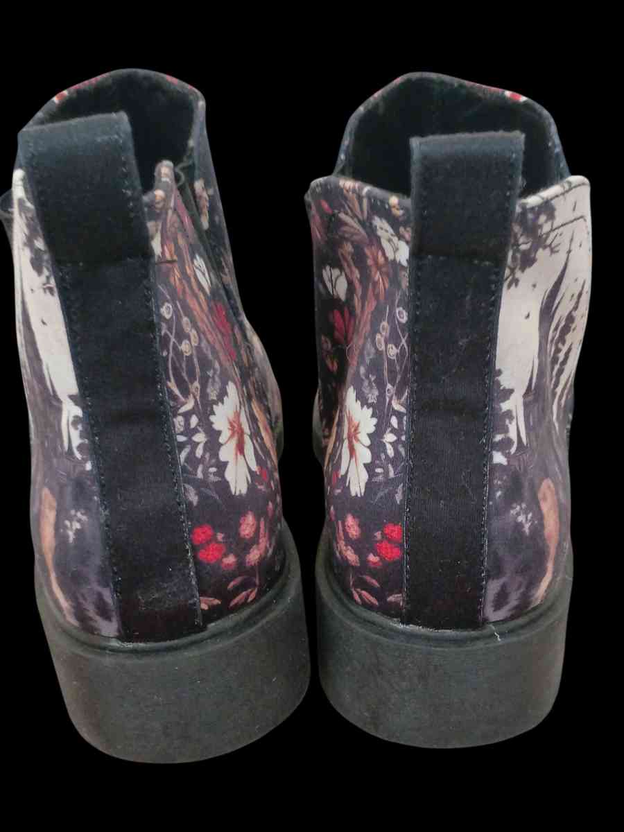 Rogue and Wolf Dark Fairytale Classic Gothic Ankle Boots Sz8 - Philadelphia, Pennsylvania - FleaMarketBay