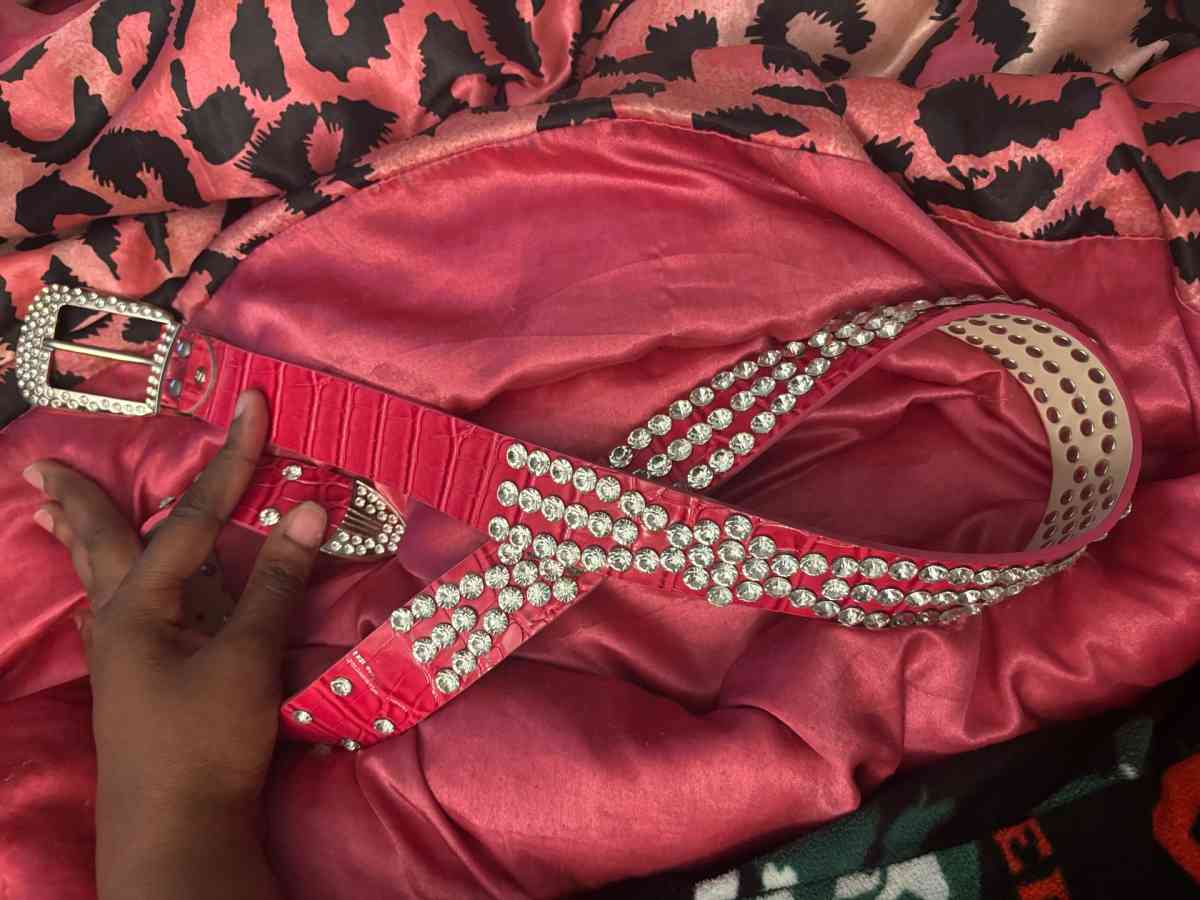 Pink belt - Baltimore, Maryland - FleaMarketBay