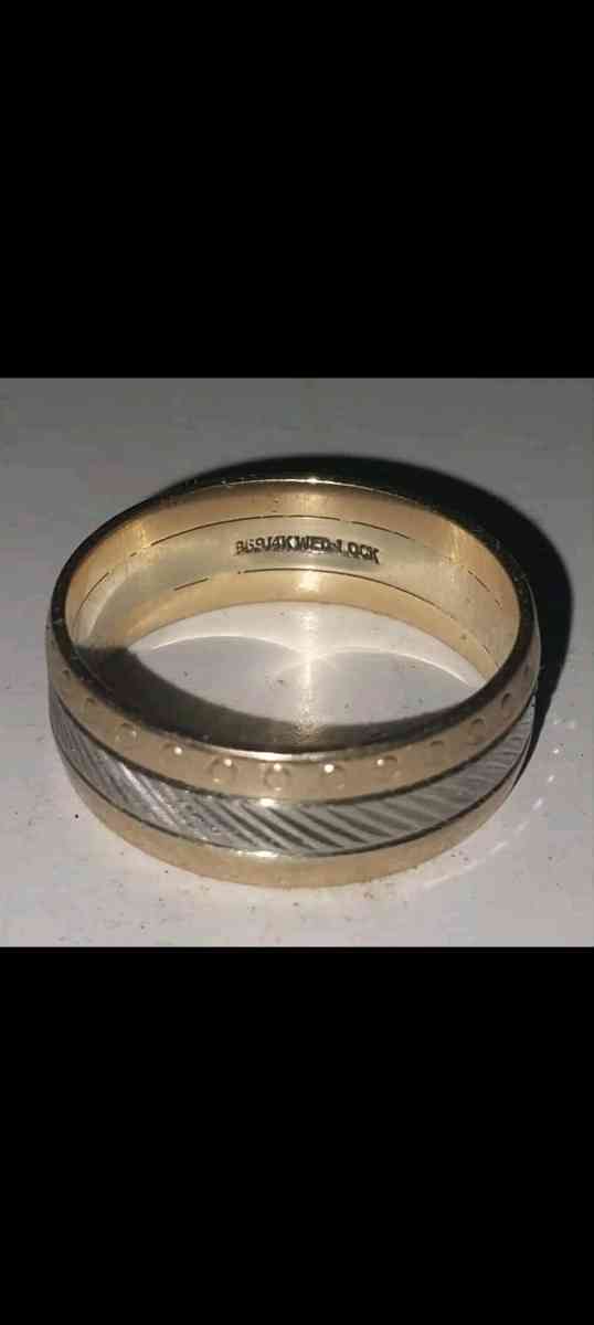 14k Yellow and white gold wedding band - Elwood, Indiana - FleaMarketBay