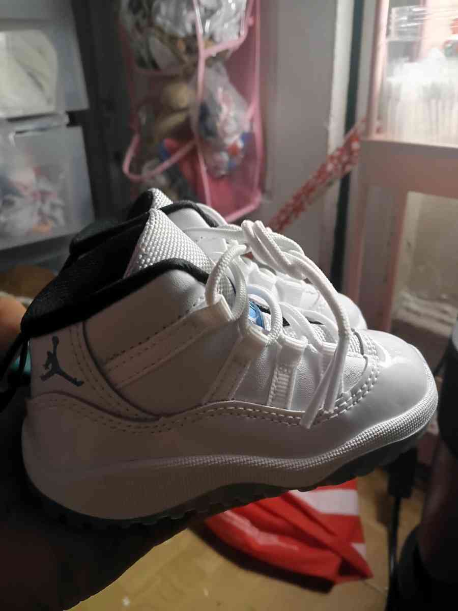 jordan legend blues 11s