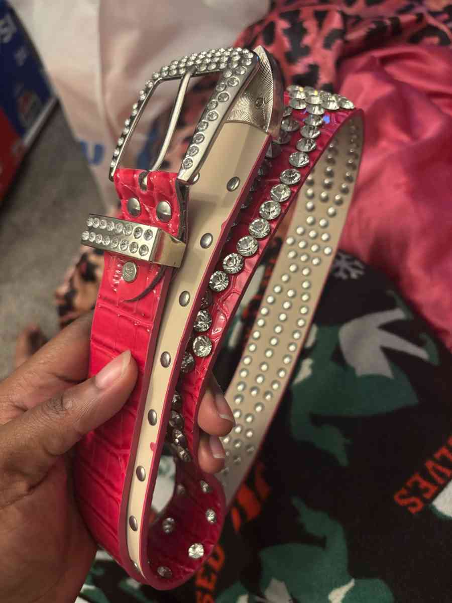 Pink belt - Baltimore, Maryland - FleaMarketBay