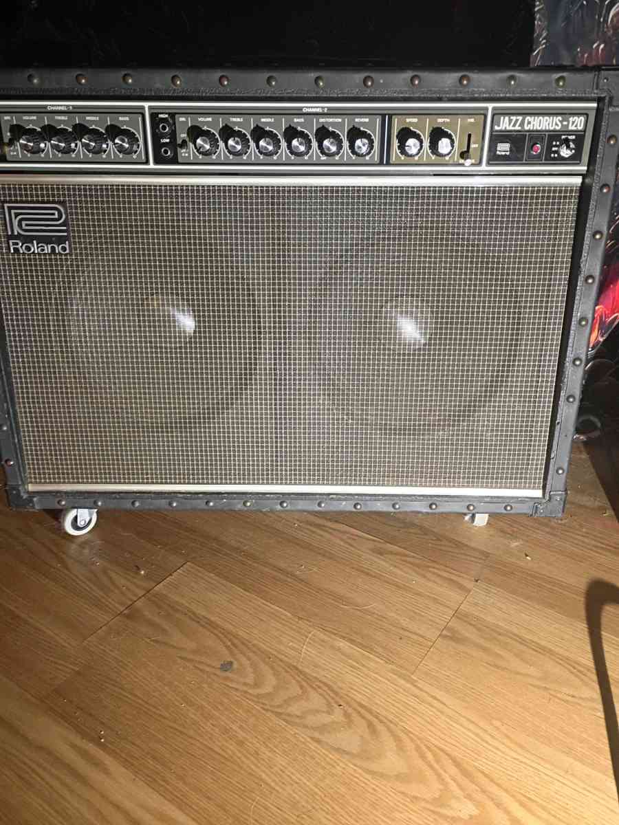 Roland speaker amplifier jazz