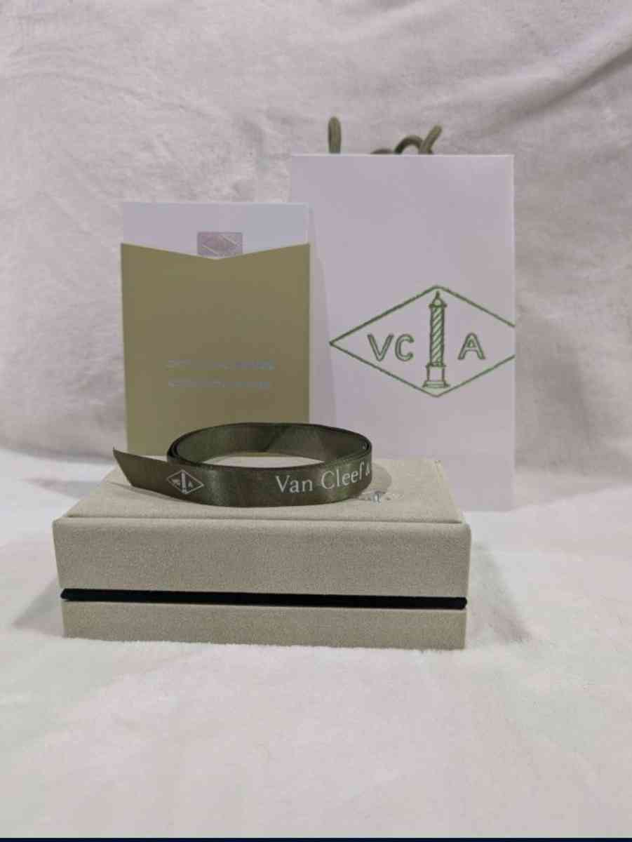 VCA ten motif clover 18k pvd gold and black onyx necklace