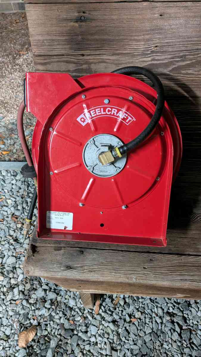 ReelCraft Retractable Air Hose reel