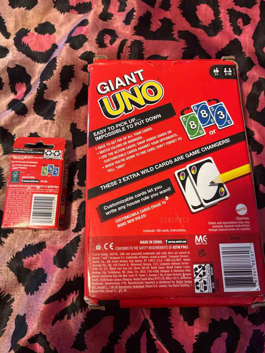 Giant uno cards - Baltimore, Maryland - FleaMarketBay