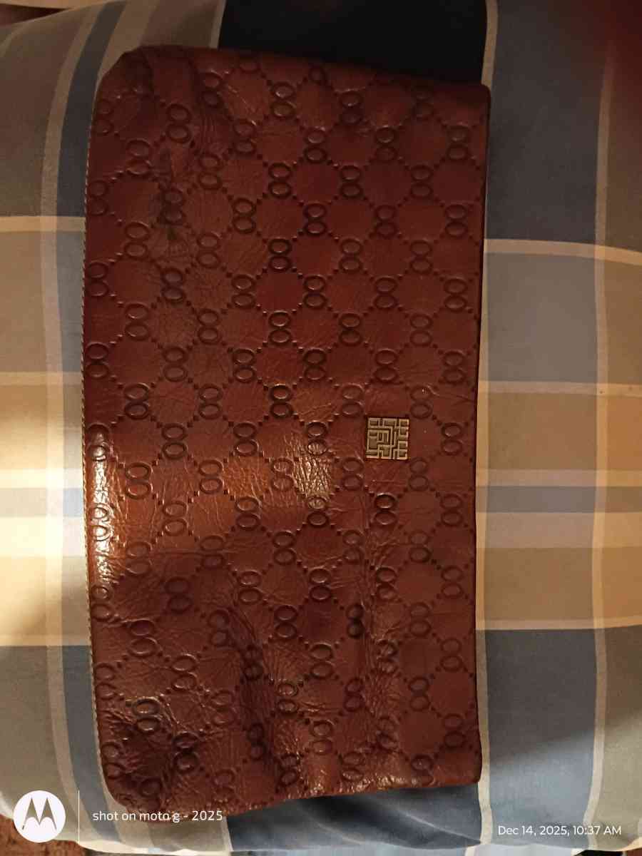 Gucci Leather Clutch Handbag