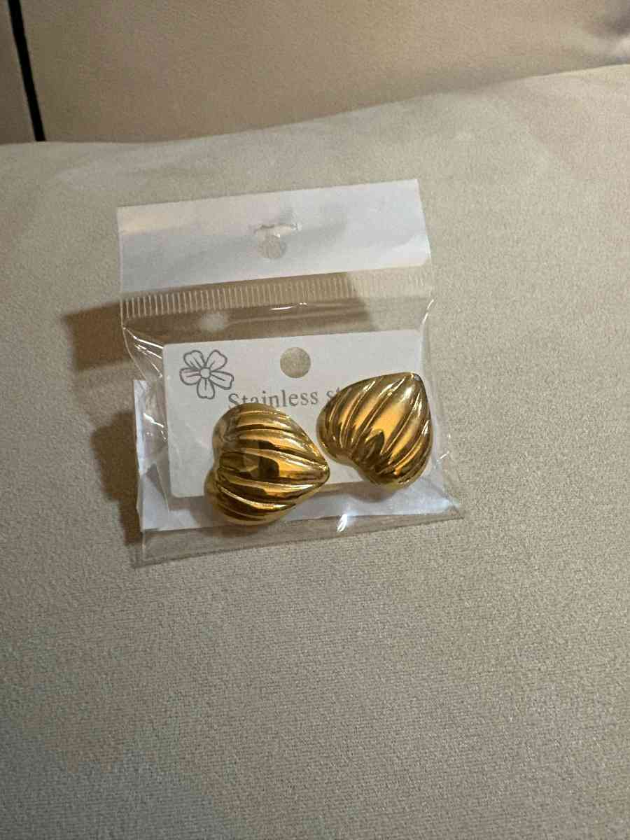 arrete stainless steel