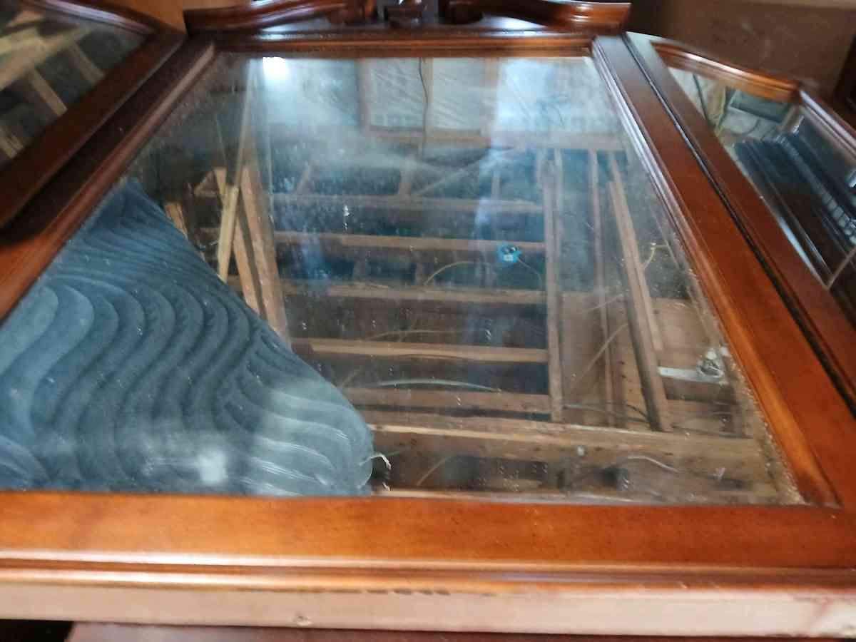Red cherry wood with big mirror - Tampa, Florida - FleaMarketBay