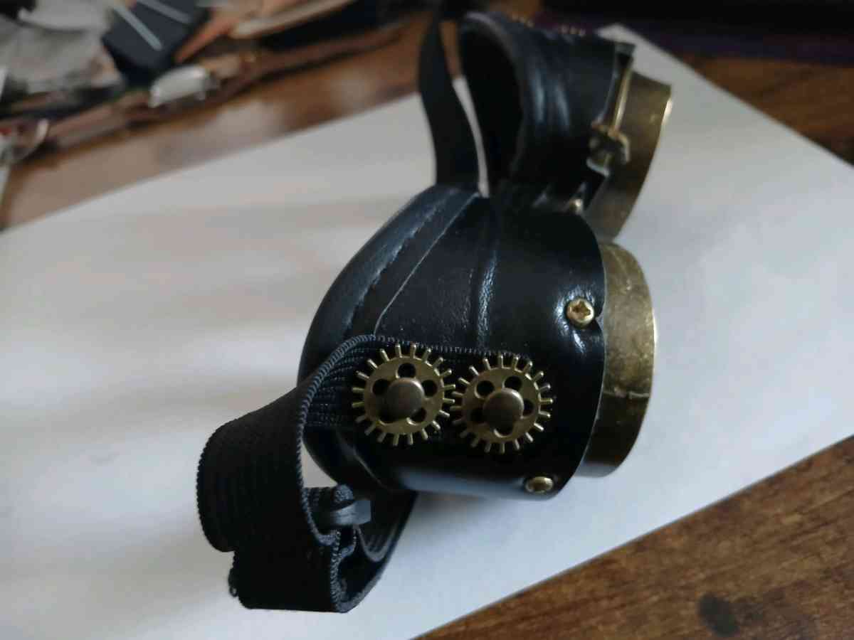 Goggles - Banning, California - FleaMarketBay