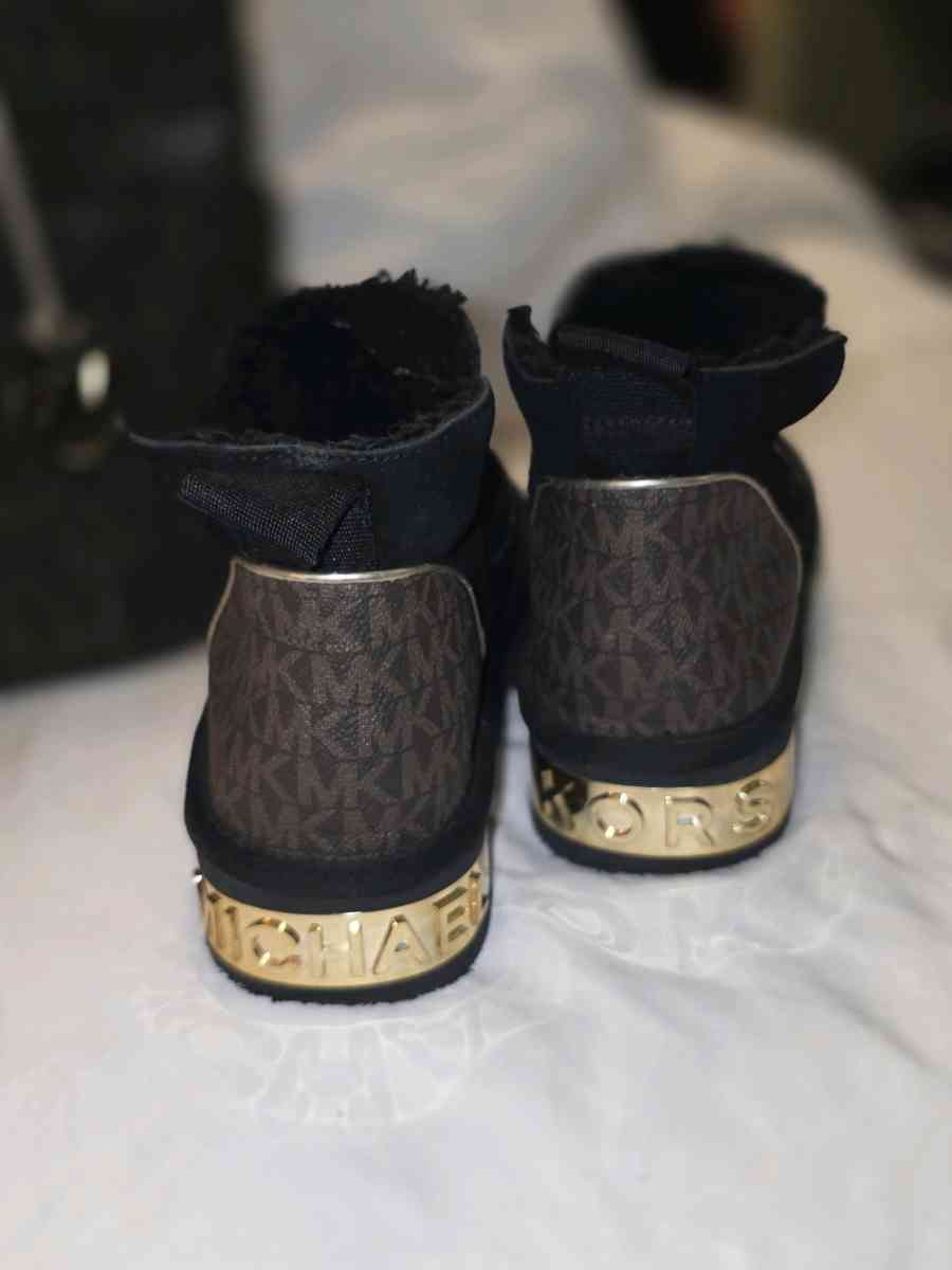 Michael Kors Jet Set large tote and MK  Alfie Booties