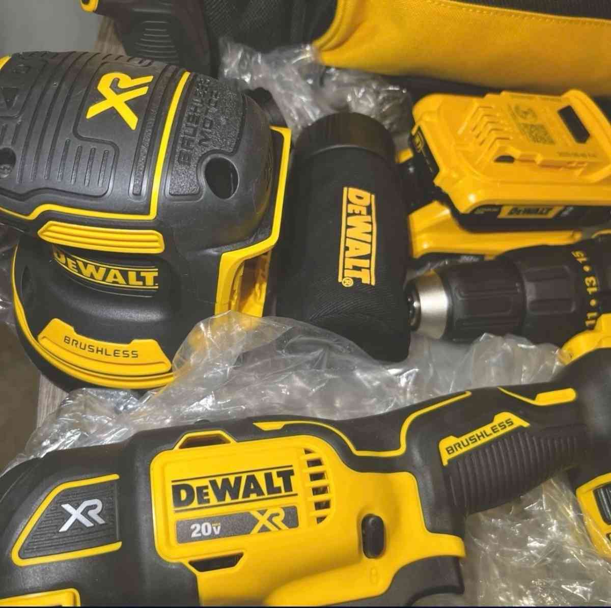 DeWalt 5 Tool 20v Max Combo Kit w Contractor Bag - Mission, Texas - FleaMarketBay