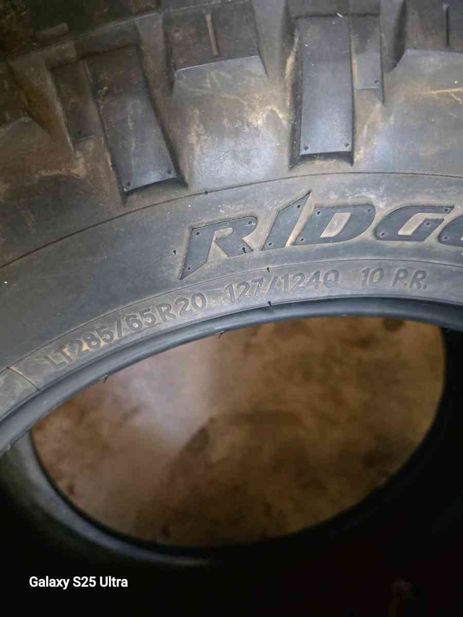 4 Nitto Ridge Mud Terrain Tires 285 65 R20