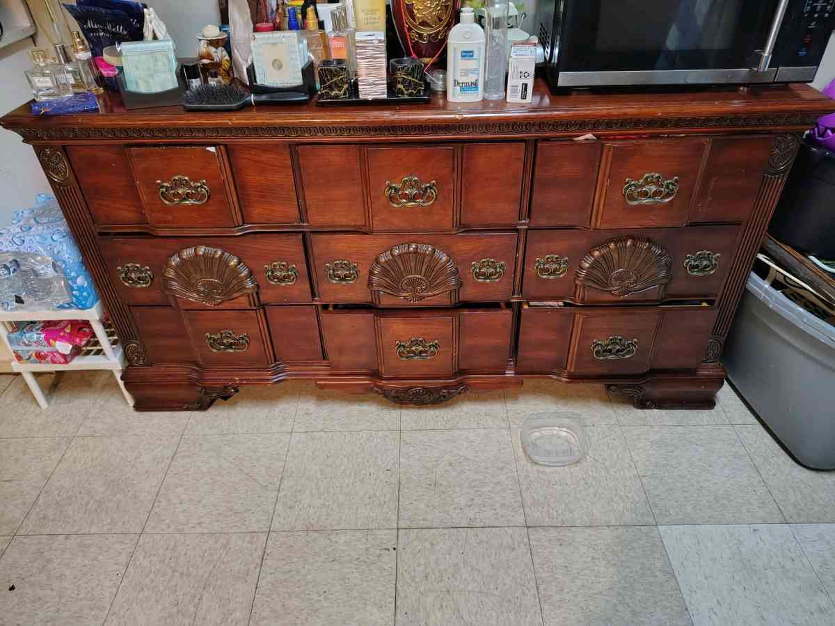 mahogany dresser