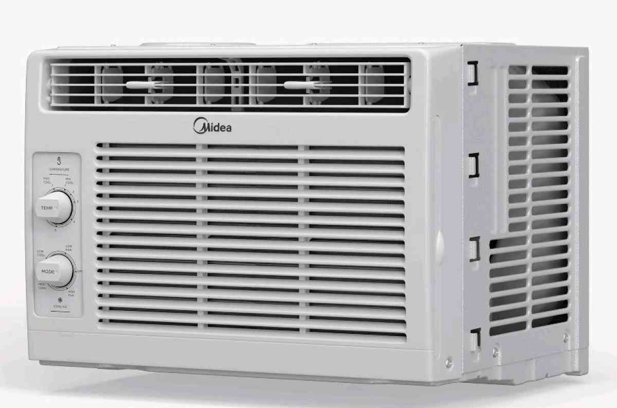 Airon Conditioner Unit in Window