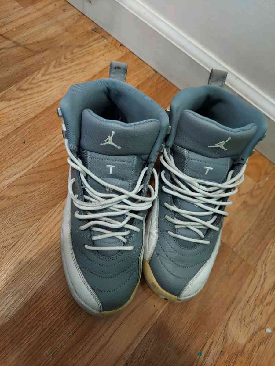 size 7 jordan 12s take for 20