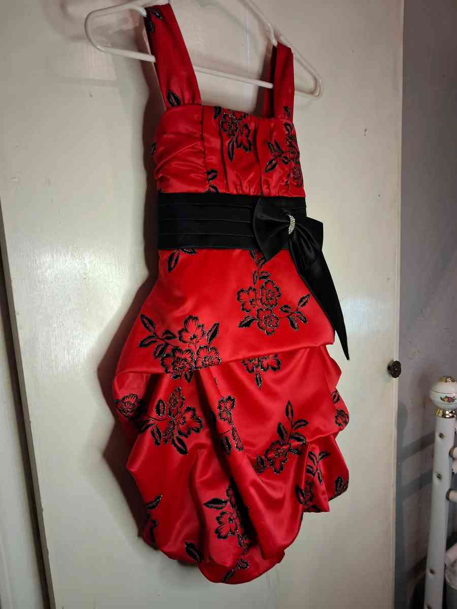 Girls szM Red and black Formal dress