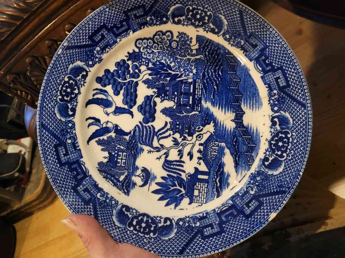 blue Willow China dinner plate