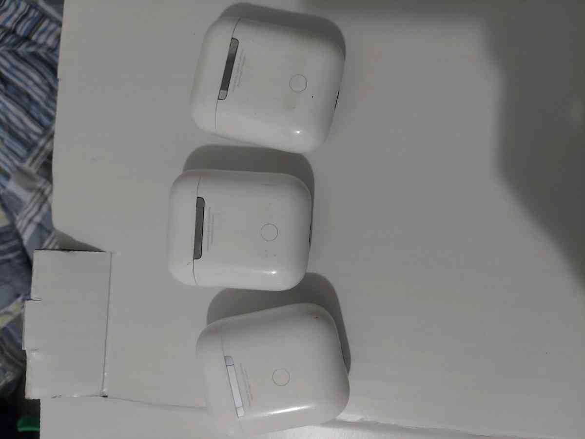 airpods for sell - Brooklyn, New York - FleaMarketBay