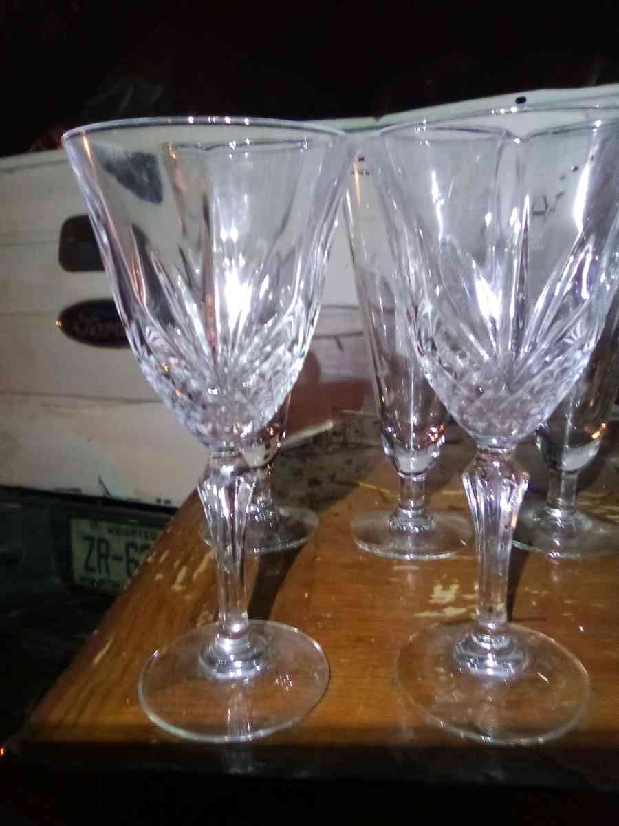 Set of 4 crystal glasses