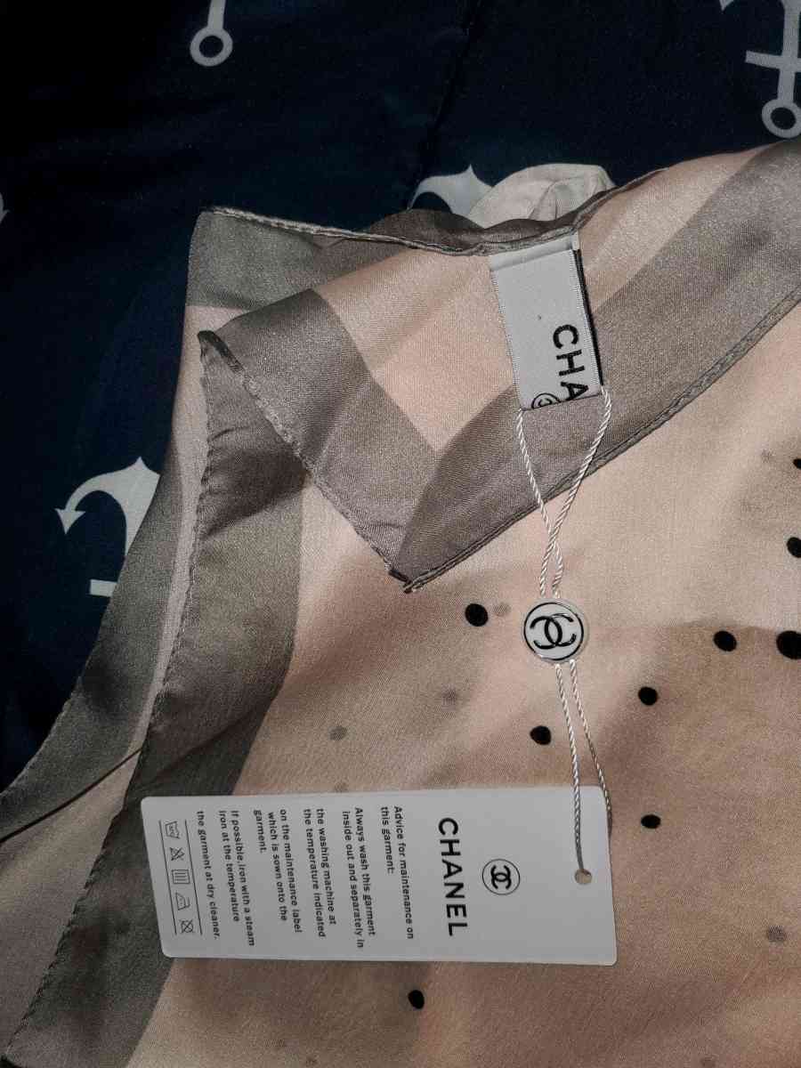 Chanel Elegant Pink and Gray Scarf