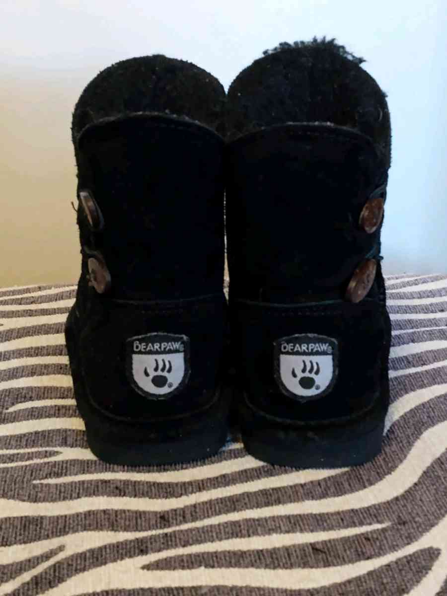 Bearpaw Kids Boots Size 10 Black  Great Condition
