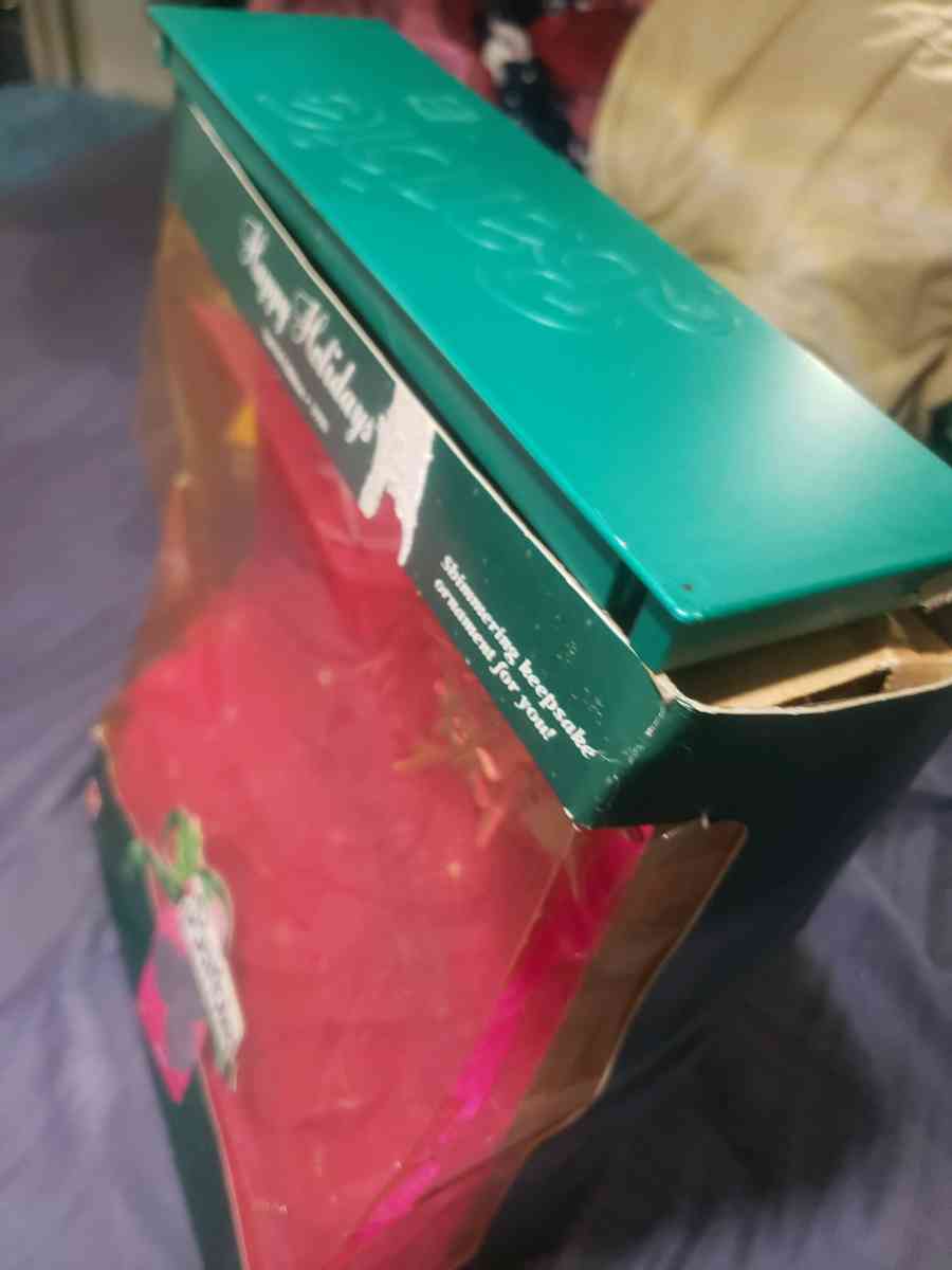 Vintage Happy Holidays Special Edition Barbie 1990