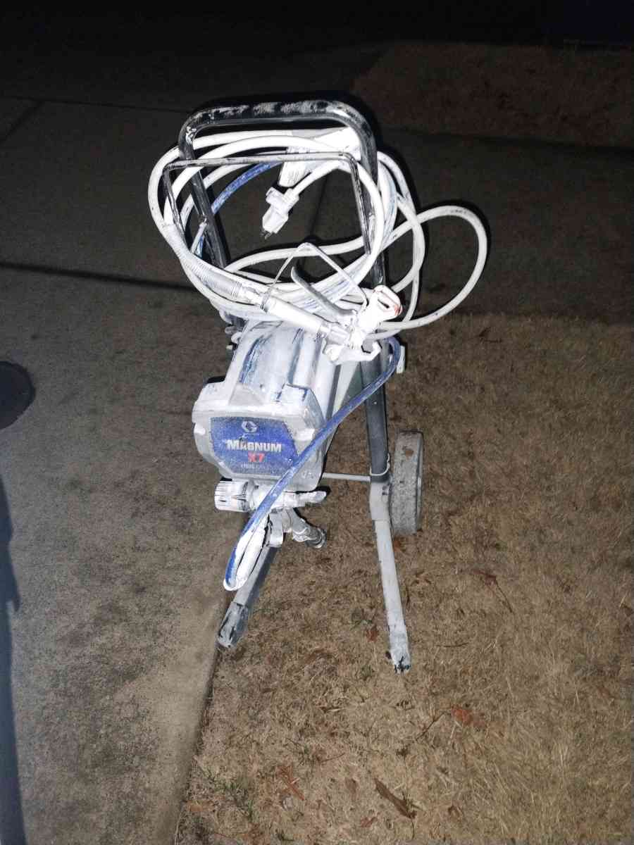 Magnum X7 airless paint sprayers - Collinsville, Illinois - FleaMarketBay