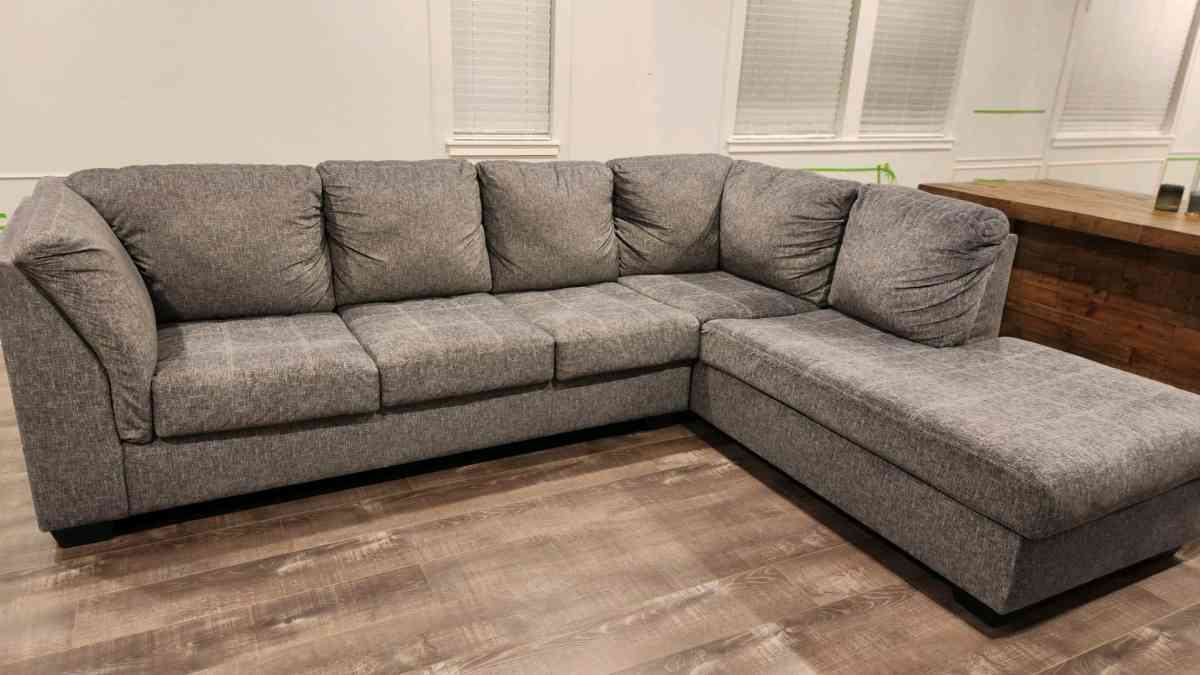 Excellent condition modern gray sectional sofa