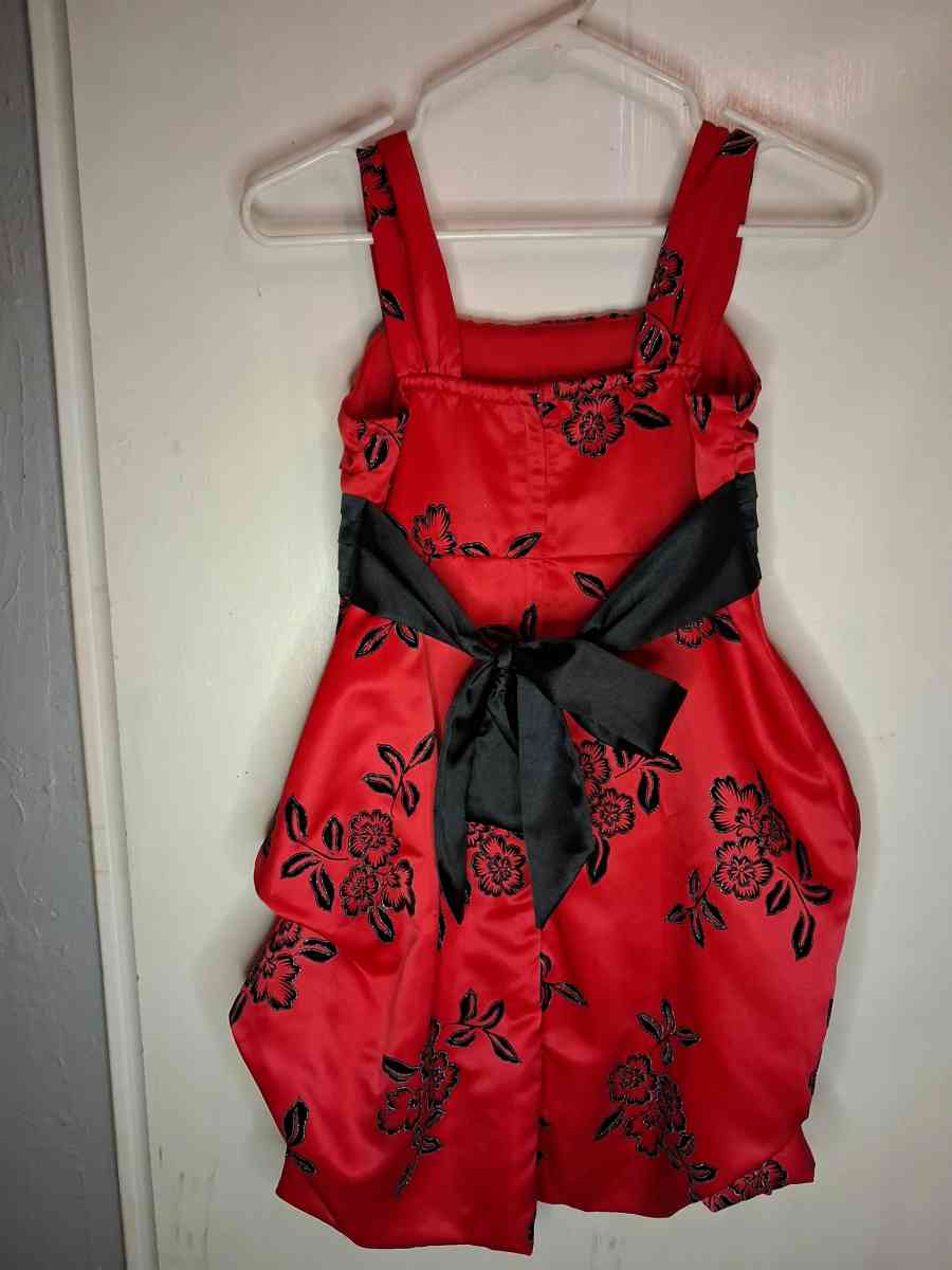 Girls szM Red and black Formal dress