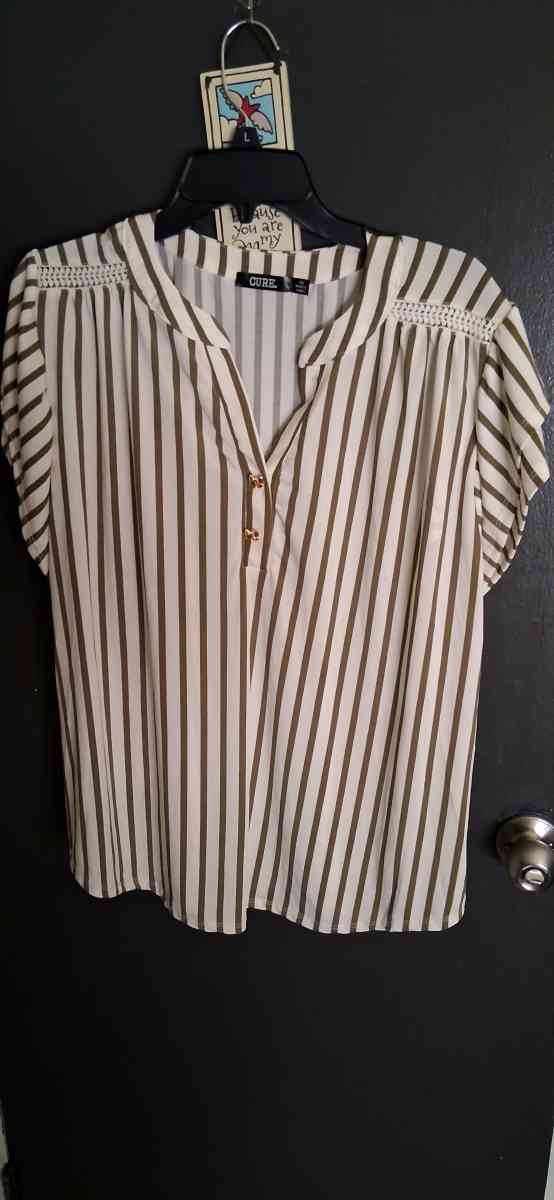 New shirt - Hudson, Florida - FleaMarketBay