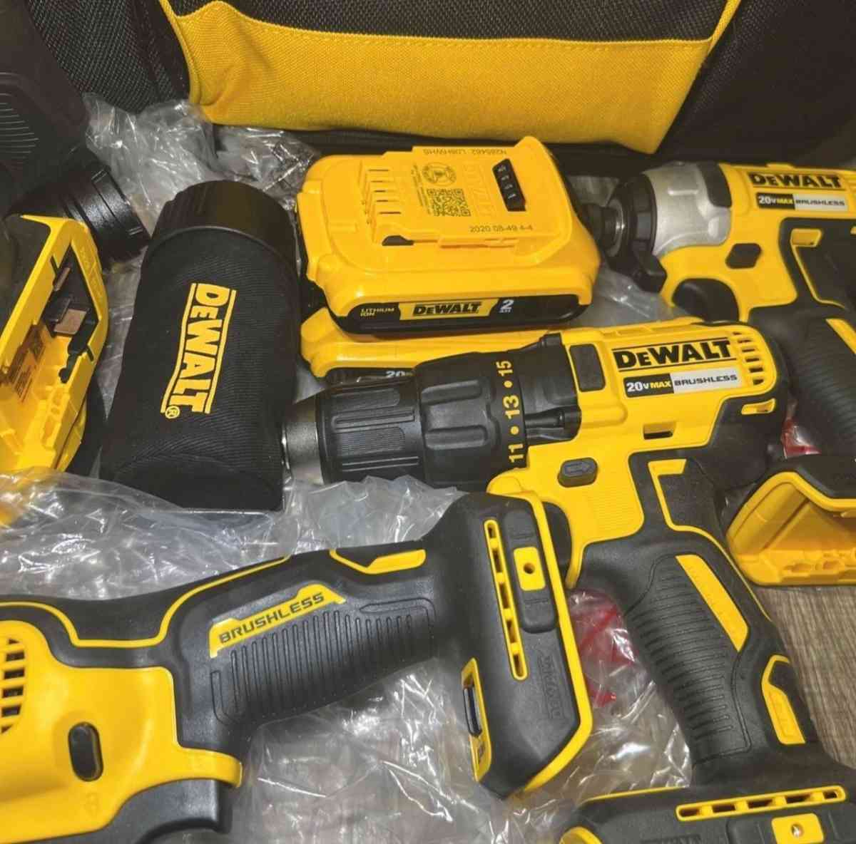 DeWalt 5 Tool 20v Max Combo Kit w Contractor Bag - Mission, Texas - FleaMarketBay