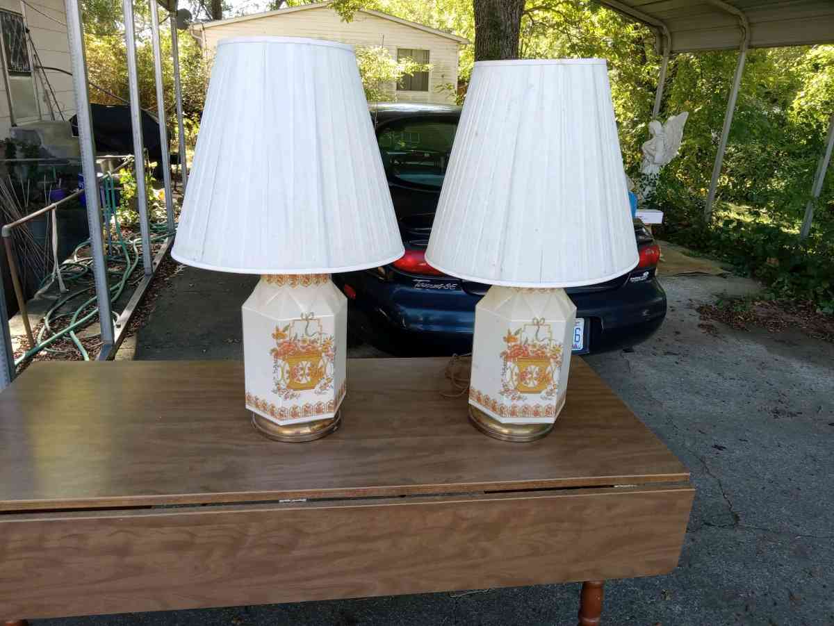 Lamps set - Hickory, North Carolina - FleaMarketBay