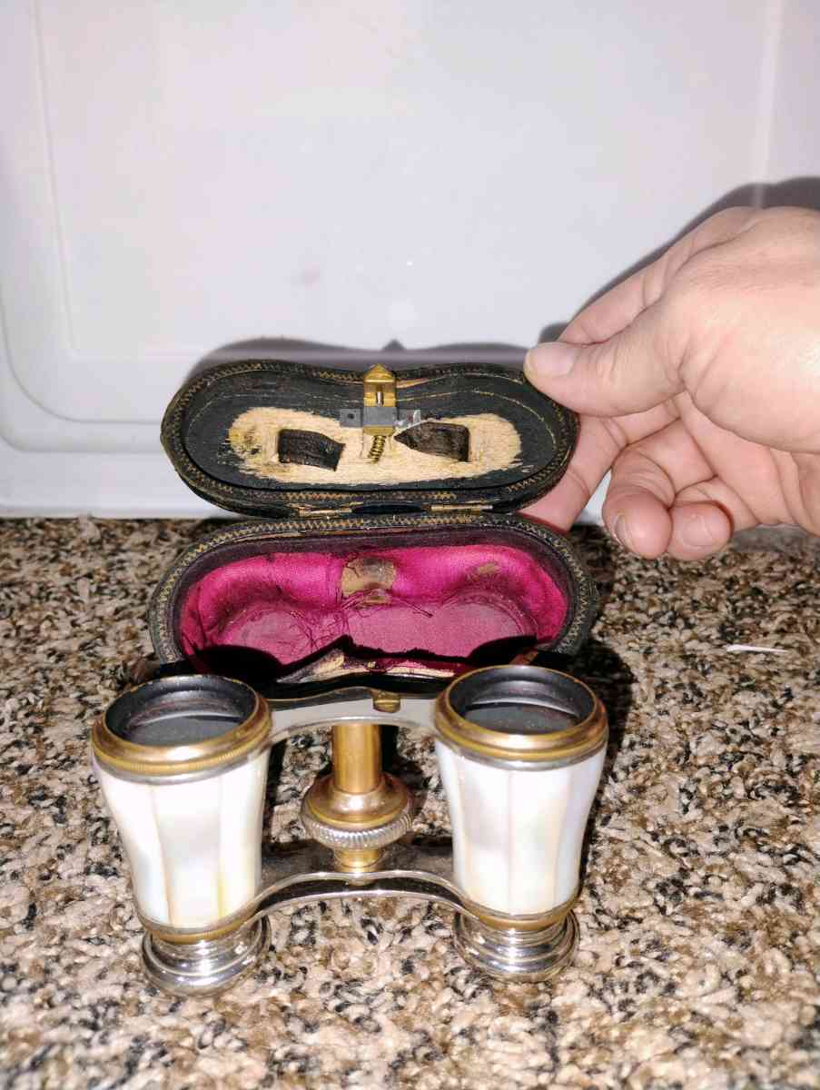 Antique Chevalier Paris opera glasses 105yrs old  perfect