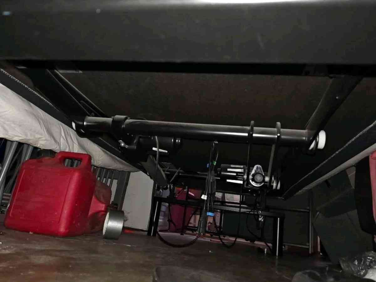 adjustable bed - Manteca, California - FleaMarketBay
