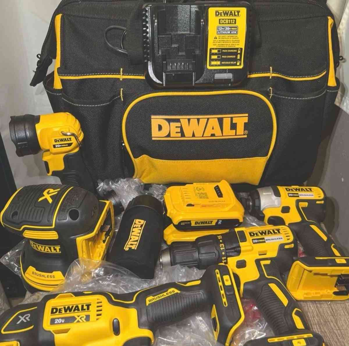 DeWalt 5 Tool 20v Max Combo Kit w Contractor Bag - Mission, Texas - FleaMarketBay