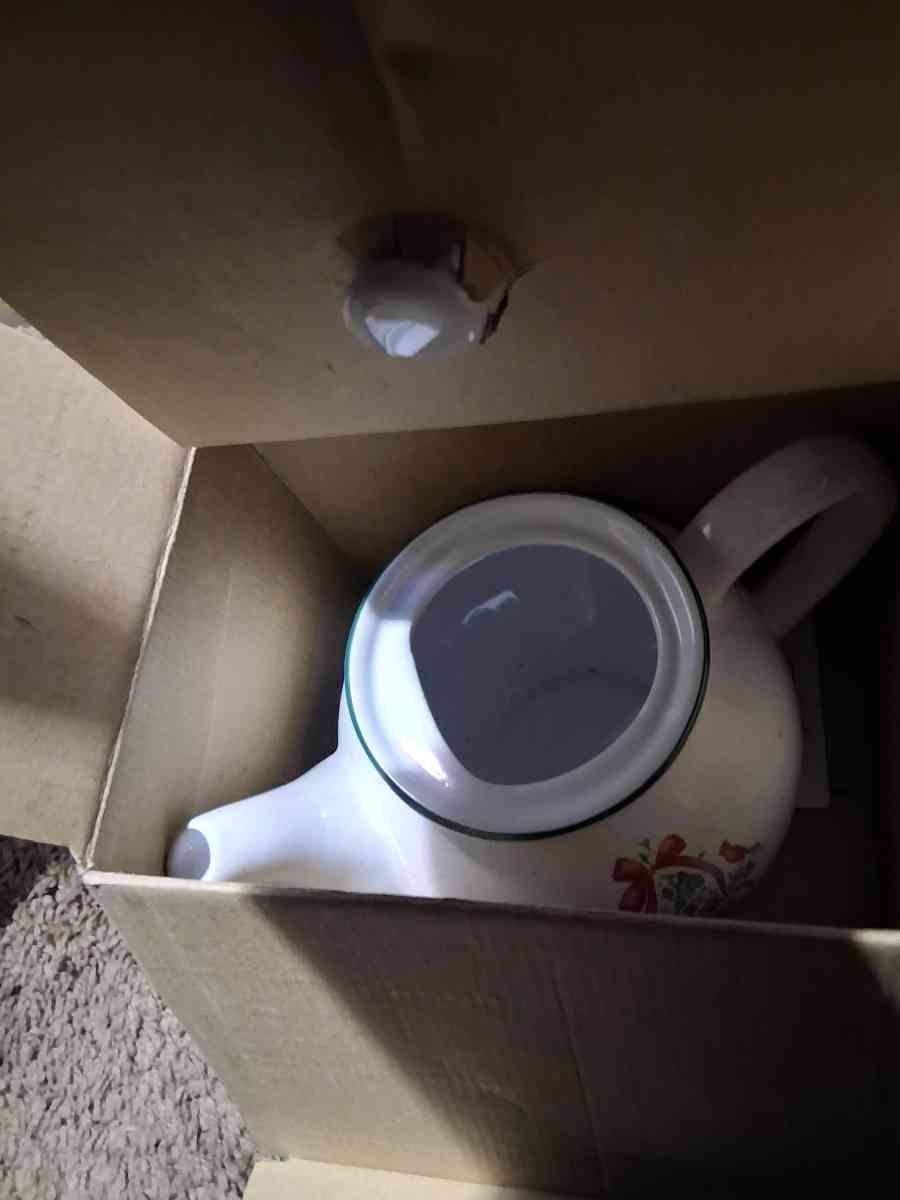 Brand New Vintage Discontinued Limited Edition 1999 Corelle