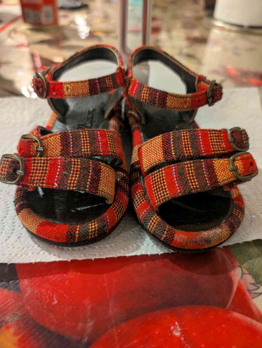 are small plaid fabric sandals for for girls size 5