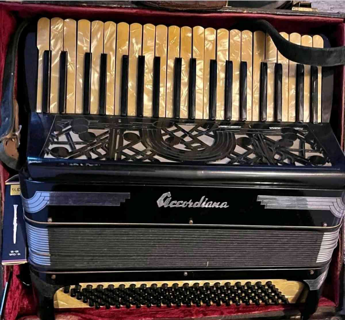 Accordiana piano accordian