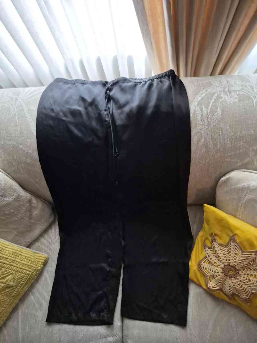 NWOT silky pajama pants size M