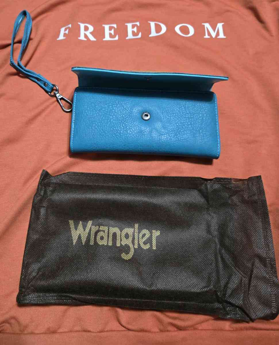 Wrangler Turquoise Floral Wallet Wristlet