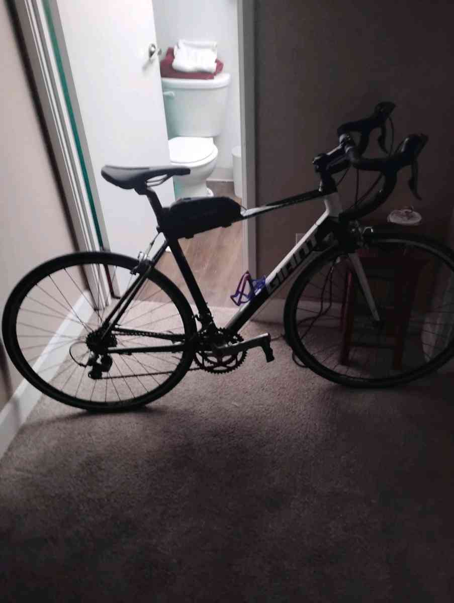 giant defy road bike