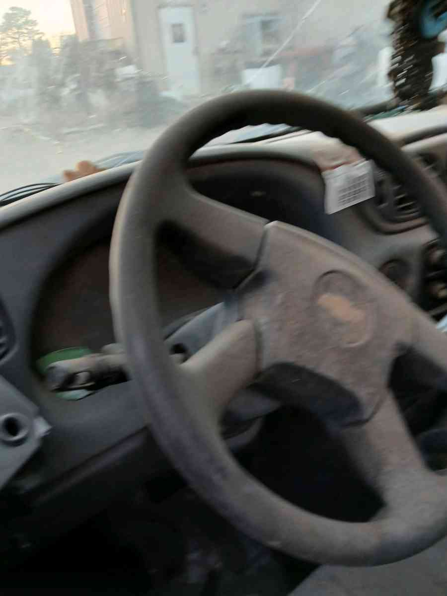 clean title 2008 Chevy trailblazer 2whdrfor parts no motor