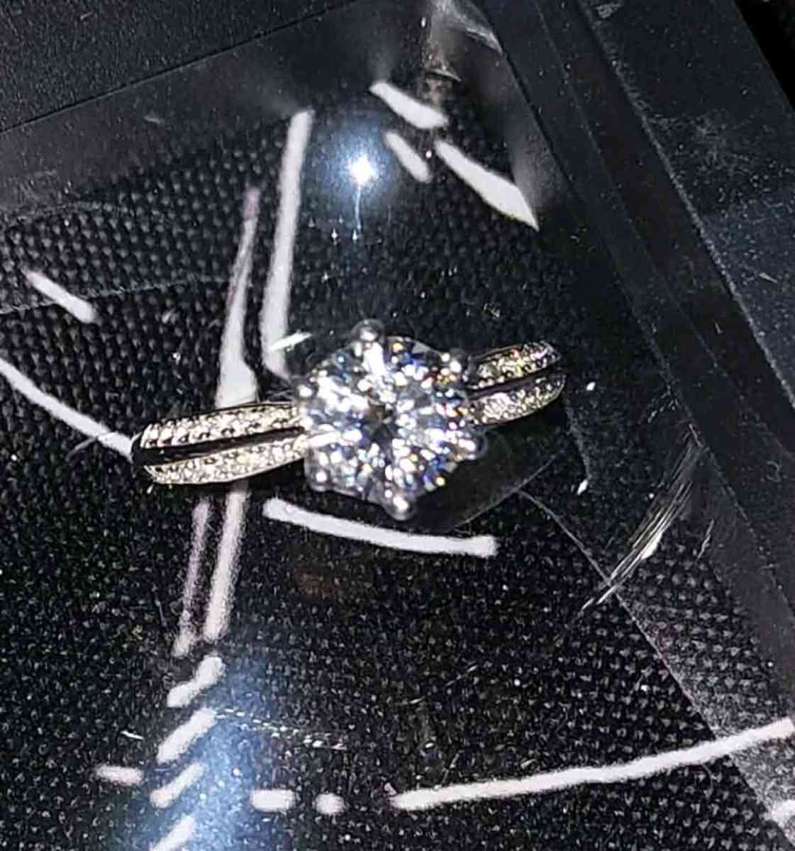 PRICE DROP VVS1 moissanite D s925 RING