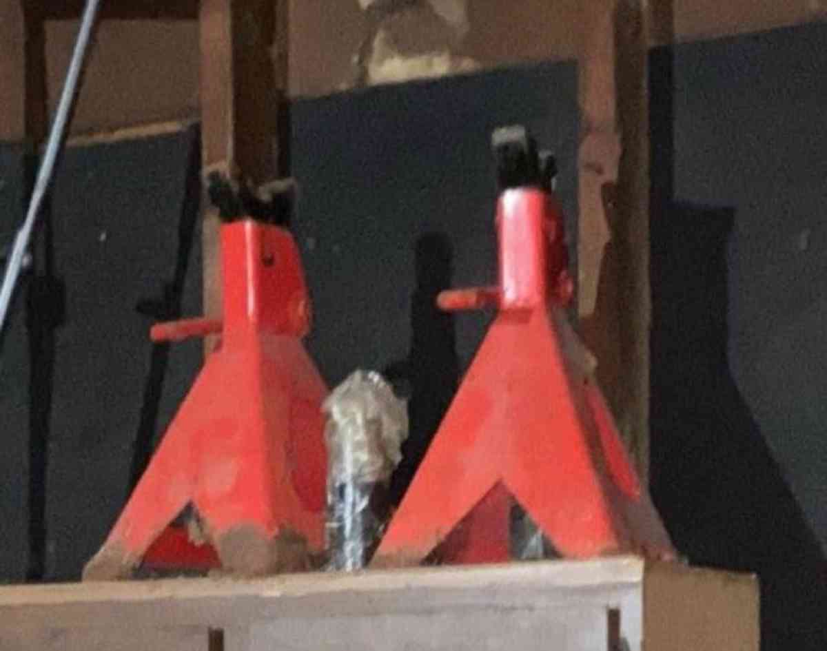 2 Heavy Duty Jack Stands