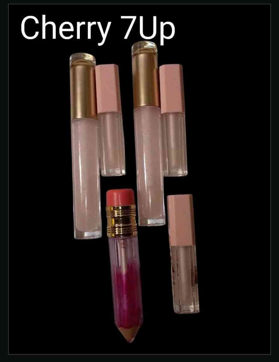 Lip Gloss - Mount Prospect, Illinois - FleaMarketBay