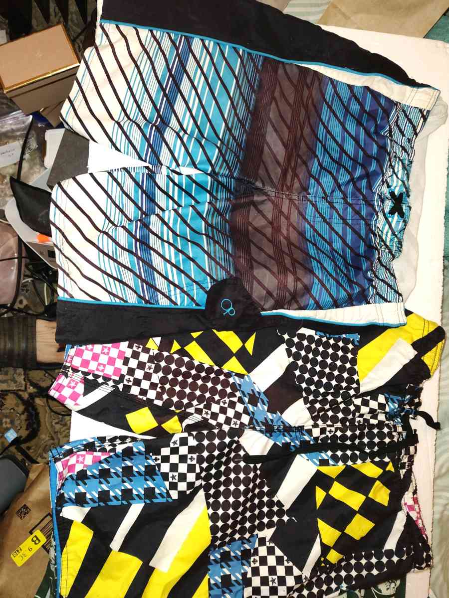 mens shorts - Bakersfield, California - FleaMarketBay