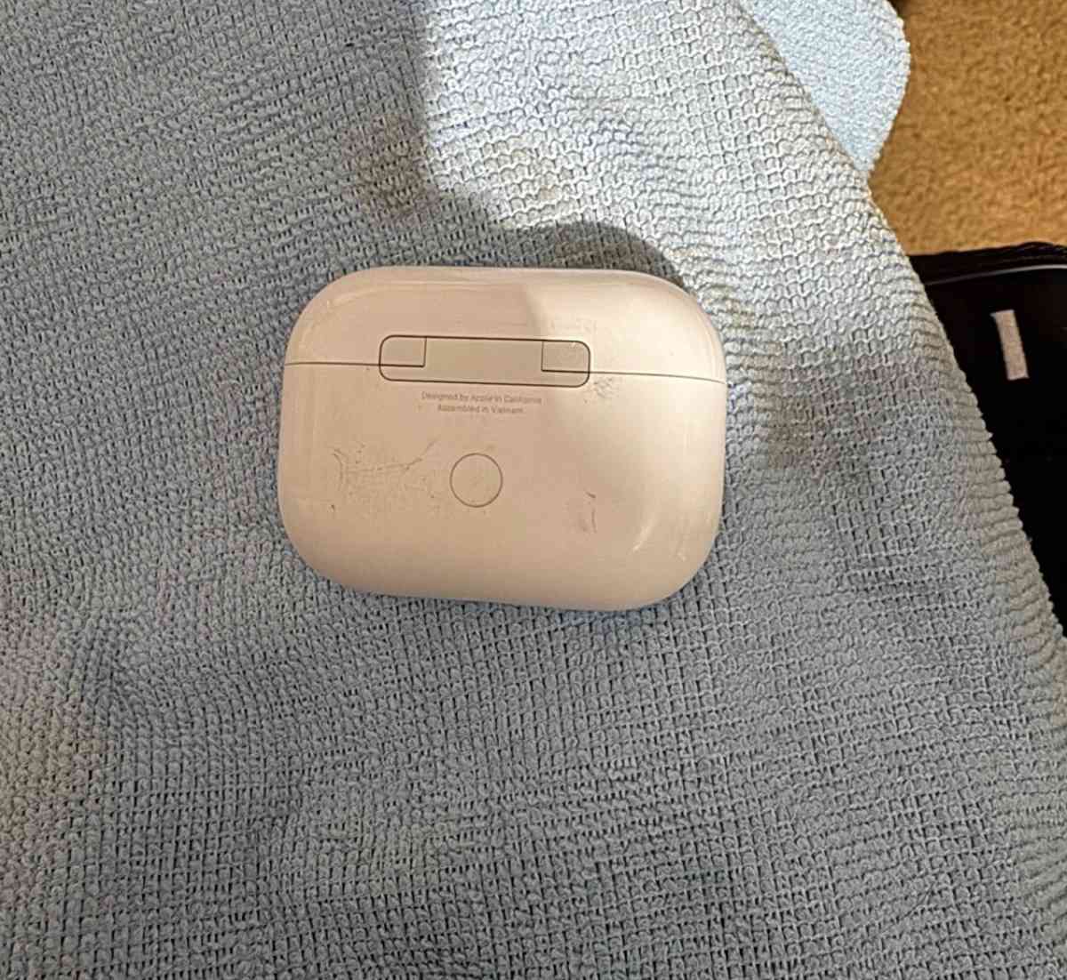 AirPods Pro 2nd generation with MagSafe Charging Case USBC
